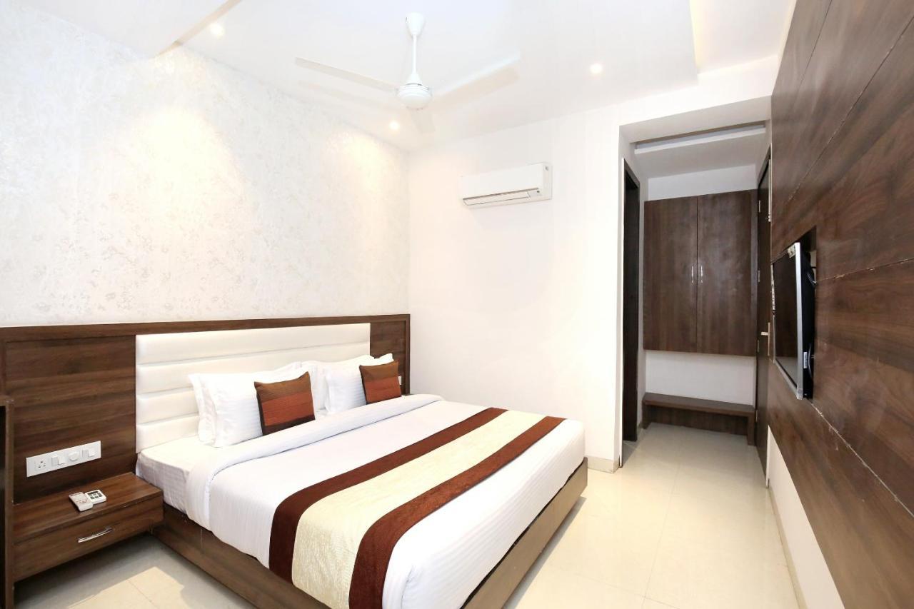 אמריצר Oyo 11680 Hotel Grand Star מראה חיצוני תמונה
