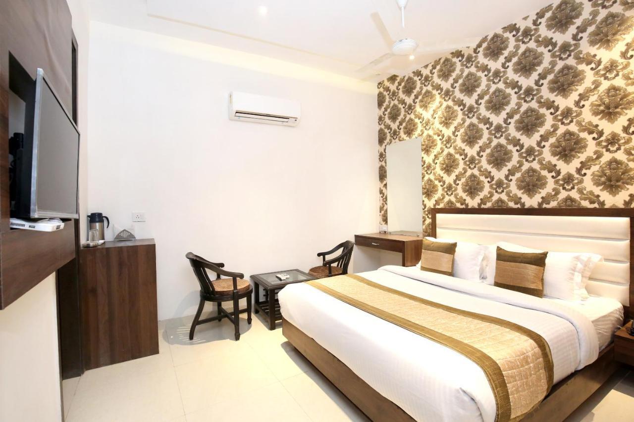 אמריצר Oyo 11680 Hotel Grand Star מראה חיצוני תמונה