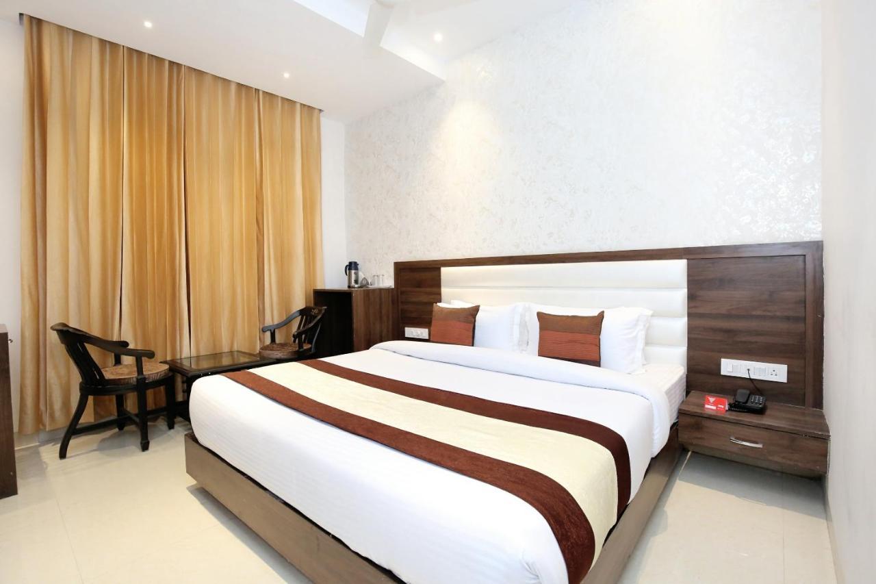 אמריצר Oyo 11680 Hotel Grand Star מראה חיצוני תמונה