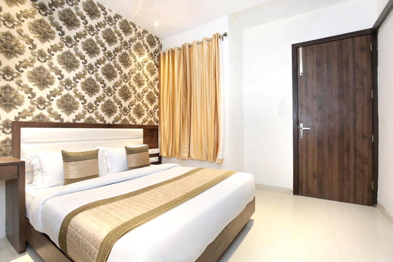 אמריצר Oyo 11680 Hotel Grand Star מראה חיצוני תמונה