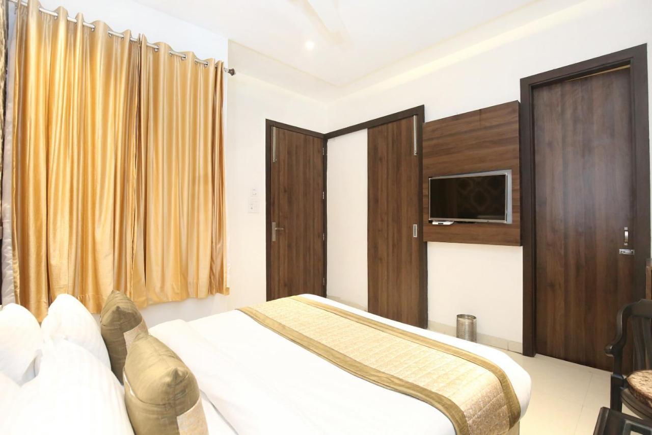 אמריצר Oyo 11680 Hotel Grand Star מראה חיצוני תמונה