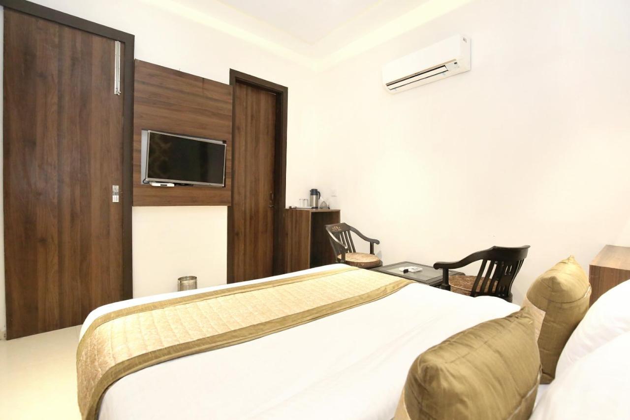 אמריצר Oyo 11680 Hotel Grand Star מראה חיצוני תמונה