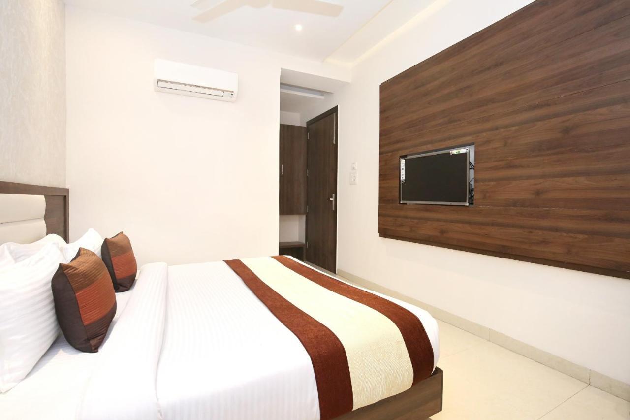 אמריצר Oyo 11680 Hotel Grand Star מראה חיצוני תמונה