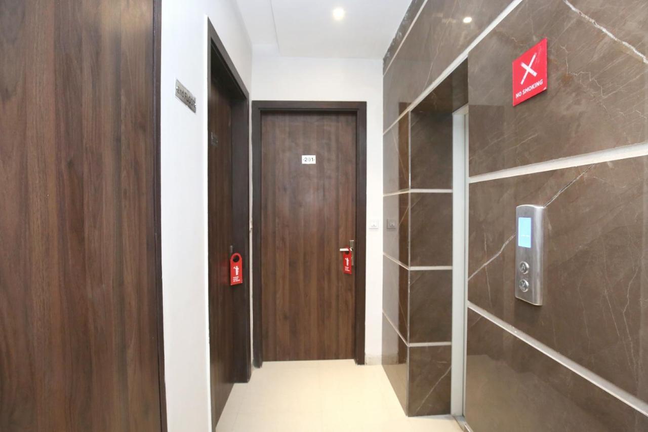 אמריצר Oyo 11680 Hotel Grand Star מראה חיצוני תמונה